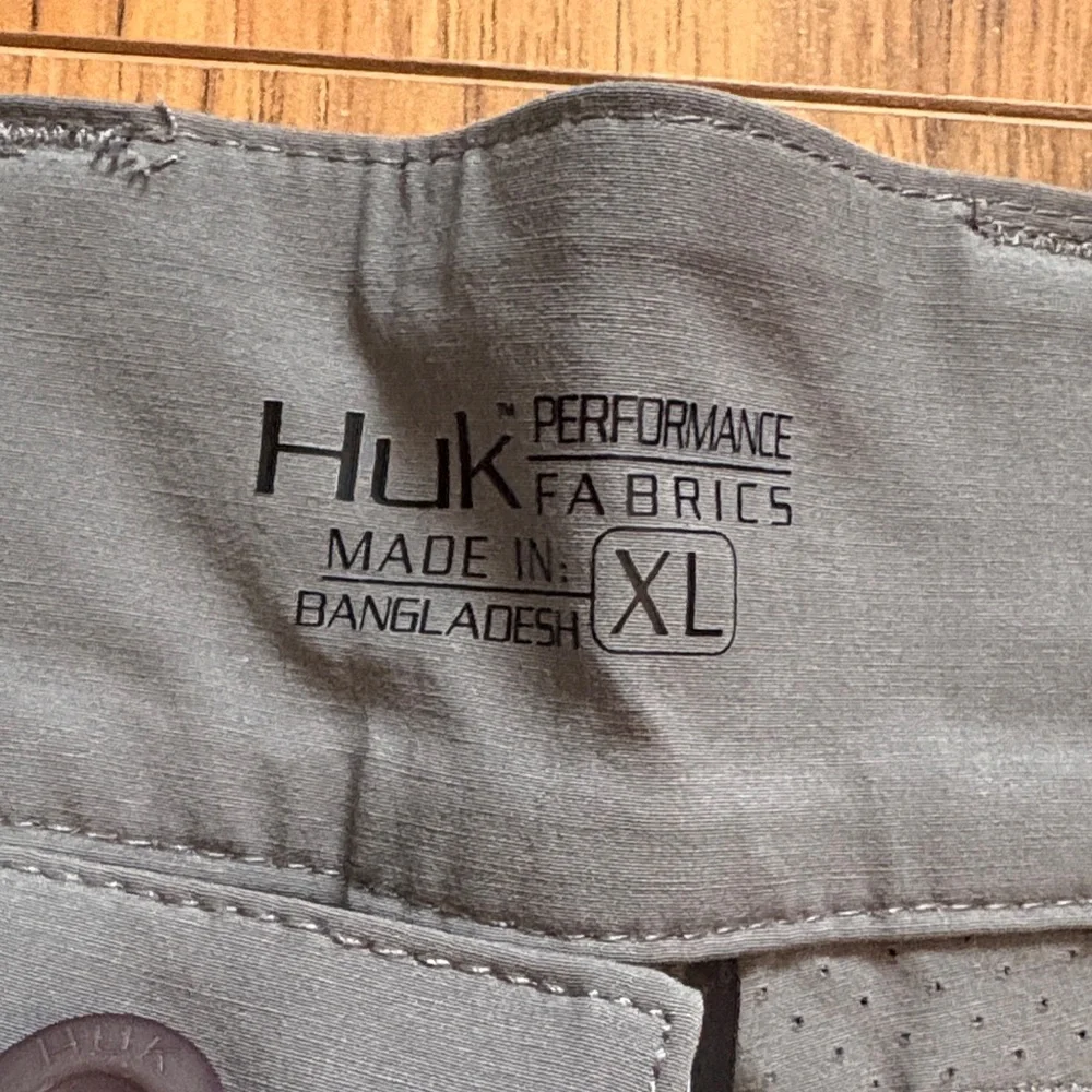 Huk Men’s Cargo Fishing Shorts - Gray